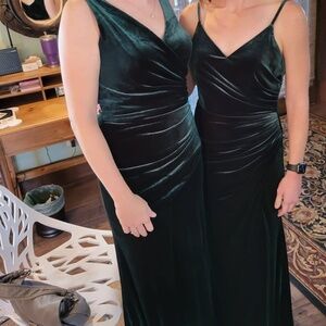 Revelry Dawson Velvet Emerald 613 46" Waist To Hem size 10